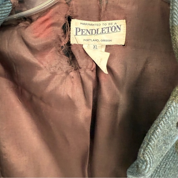 Vintage Pendleton Women’s Blue Black Plaid Virgin Wool/lambswool Jacket Size XL - Picture 7 of 10